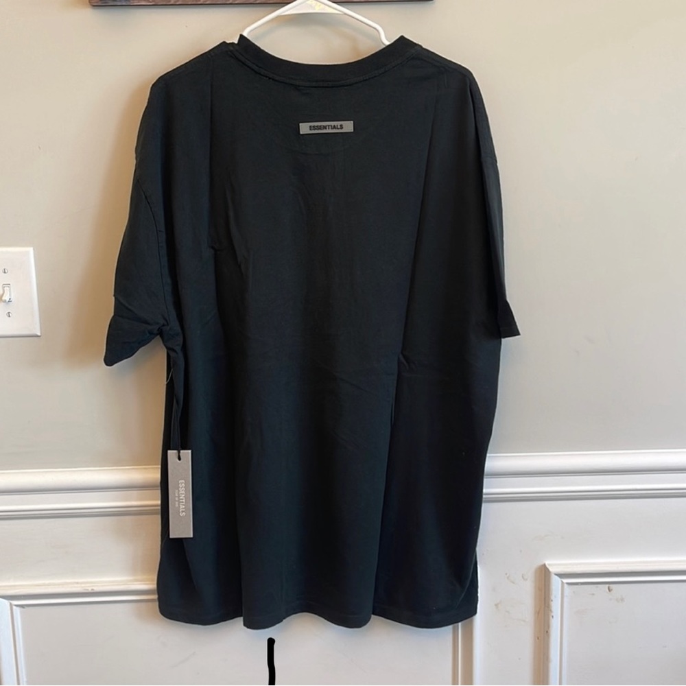 Essentials tee small never used
